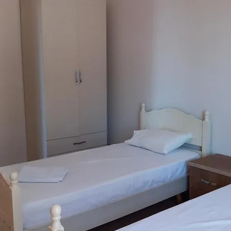 Thomas Apartment